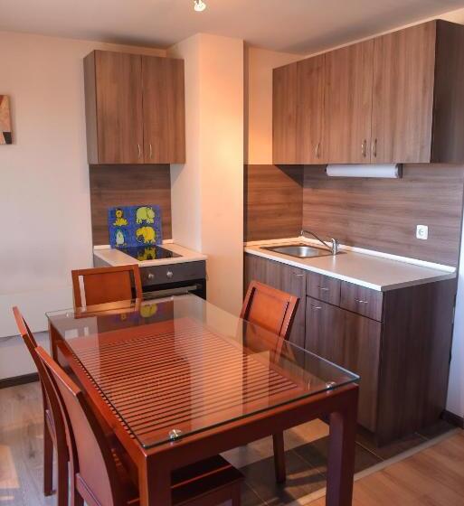 2 Bedrooms Apartment Mountain View, Royal Bansko   Half Board Plus & All Inclusive Light   Hot Pool & Jacuzzis