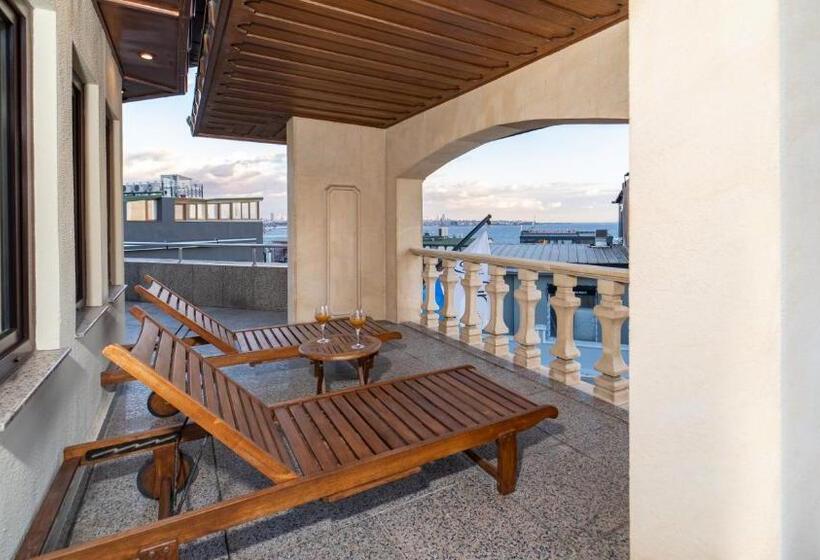 اتاق استاندارد با بالکن و چشم‌انداز دریا, Biz Cevahir Hotel Sultanahmet