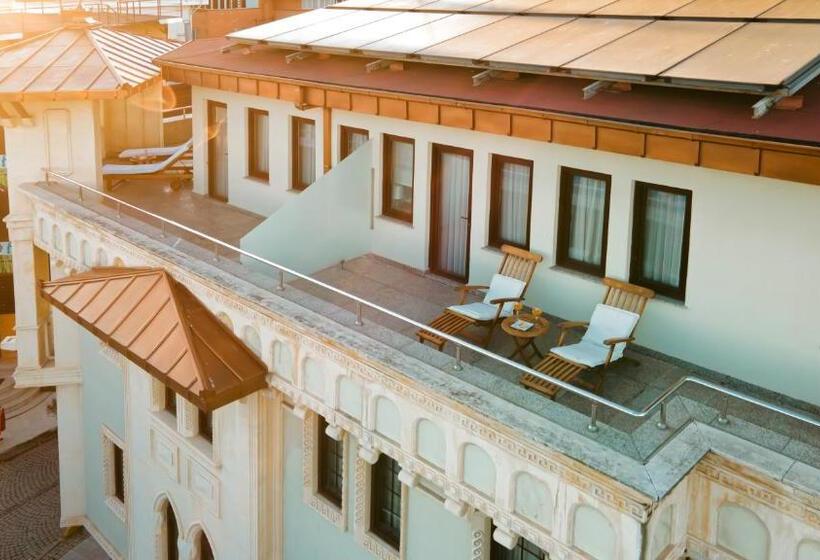 اتاق استاندارد با بالکن و چشم‌انداز دریا, Biz Cevahir Hotel Sultanahmet