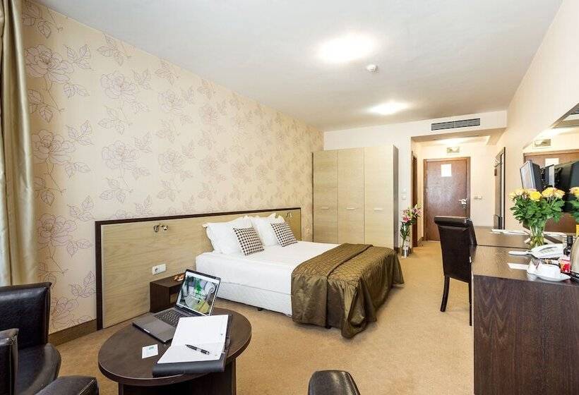 Quarto Superior, City Avenue Hotel By Hmg Free Parking Free Wi Fi