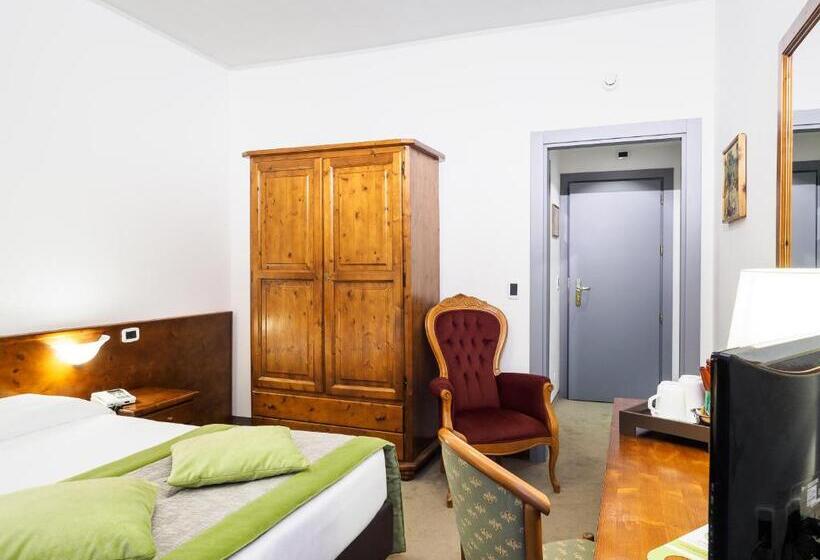 חדר סטנדרט, Cristallo Club