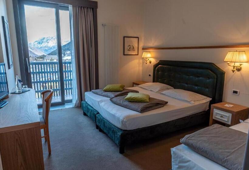 חדר דלוקס לשלושה, Cristallo Club