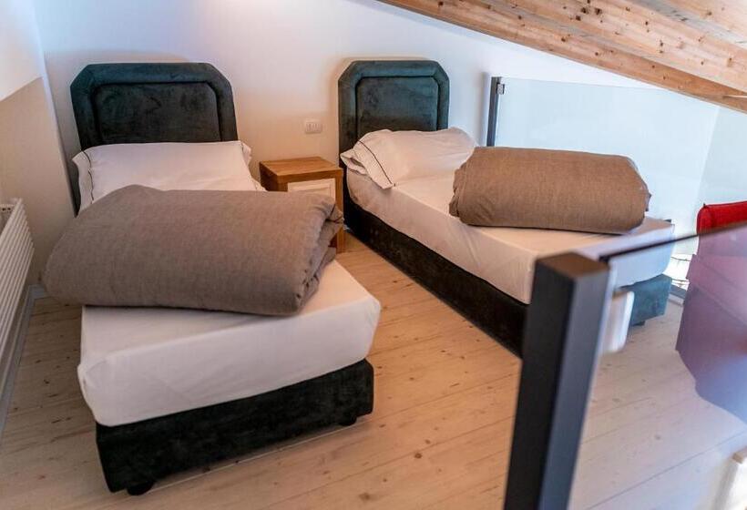 חדר דלוקס לארבעה, Cristallo Club