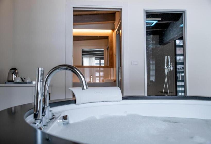 סוויטה עם ג'קוזי, Cristallo Club