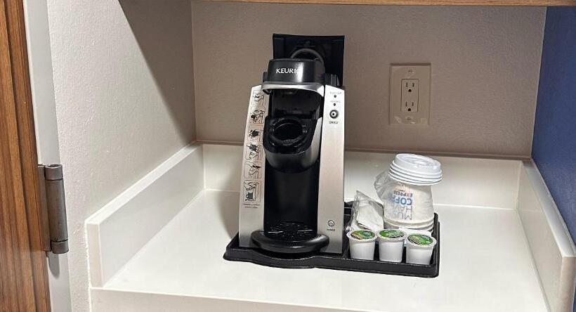 适合残疾人士使用的带超级大床的标准间, Holiday Inn Express Hotel And Suites Mesquite, An Ihg