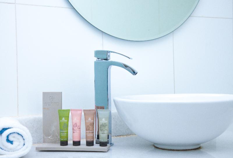 غرفة عائلية, Le Cameleon Boutique