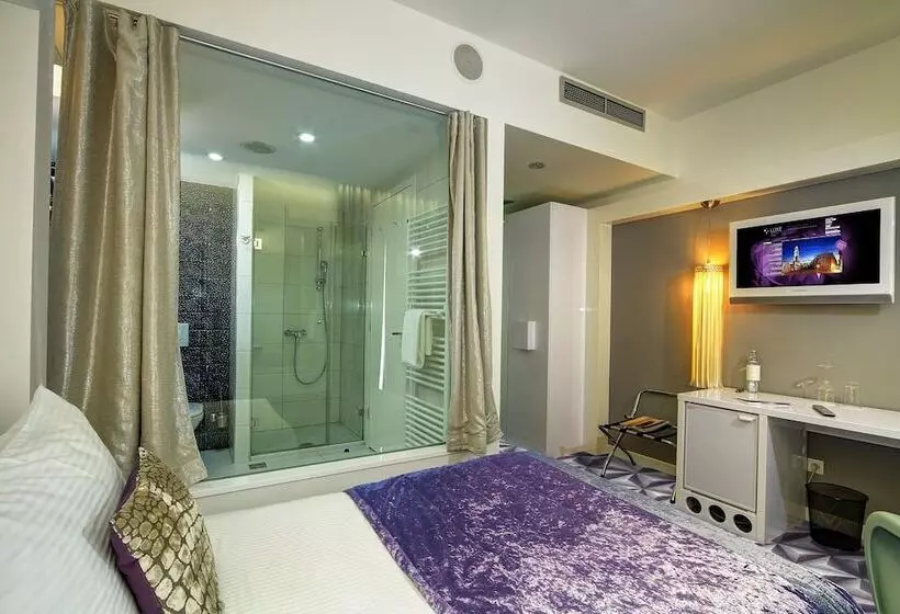 Deniz Manzaralı Standart Tek Kişilik Oda, Luxe