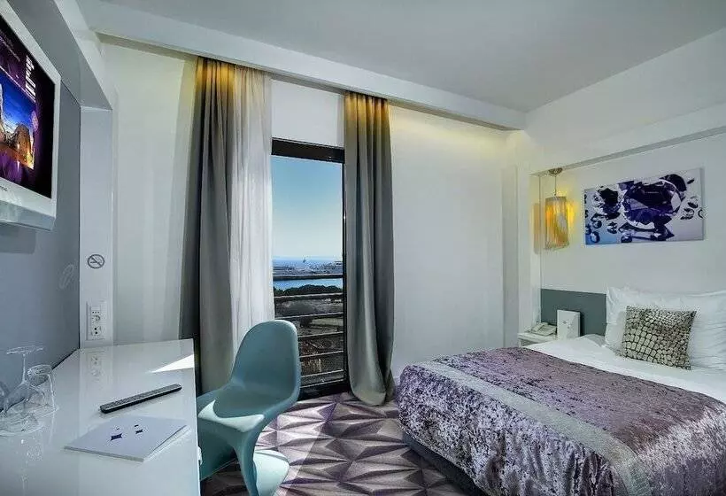 Deniz Manzaralı Standart Tek Kişilik Oda, Luxe