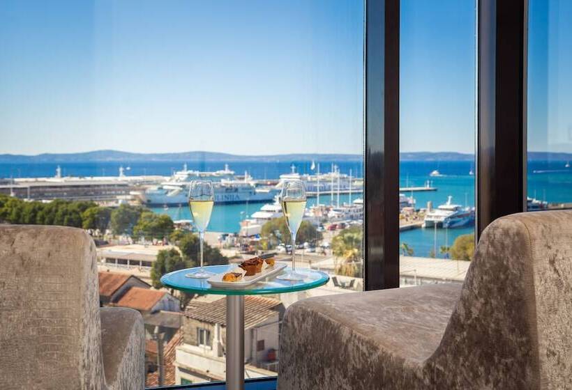 オーシャンビューデラックススイート, Luxe