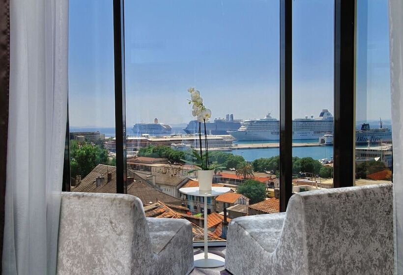 オーシャンビューデラックススイート, Luxe