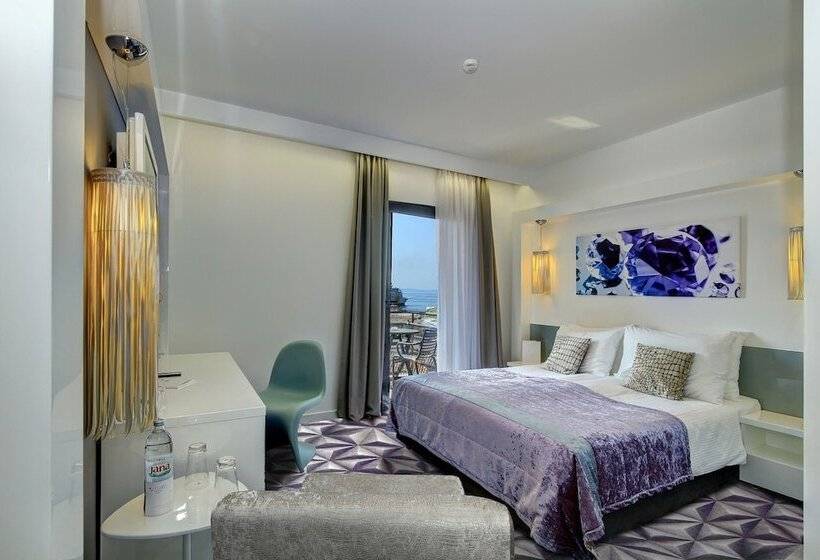 海の見えるコンフォートルーム, Luxe