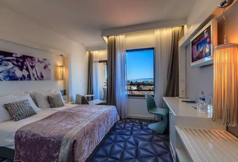 Deniz Manzaralı Rahat Oda, Luxe