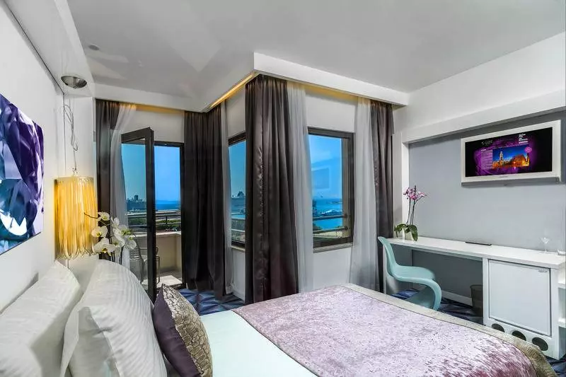 Deniz Manzaralı Standart Tek Kişilik Oda, Luxe