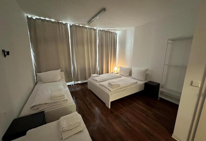 اتاق استاندارد چهار تخته, Potsdamer Inn