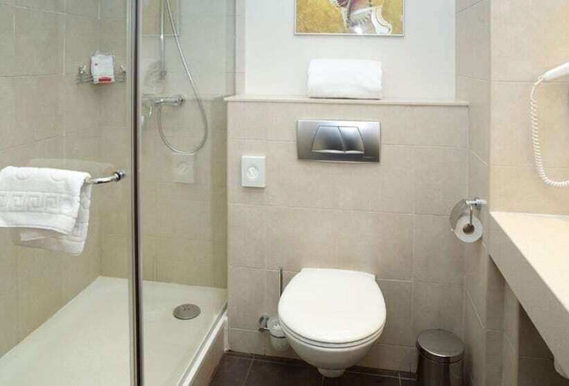 Номер Superior, Ramada By Wyndham Yekaterinburg