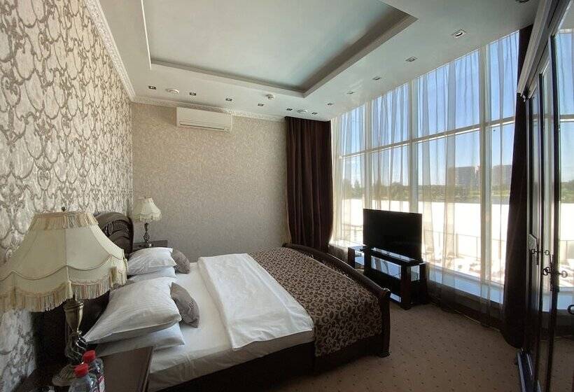 سوییت اجرایی, Ramada By Wyndham Yekaterinburg
