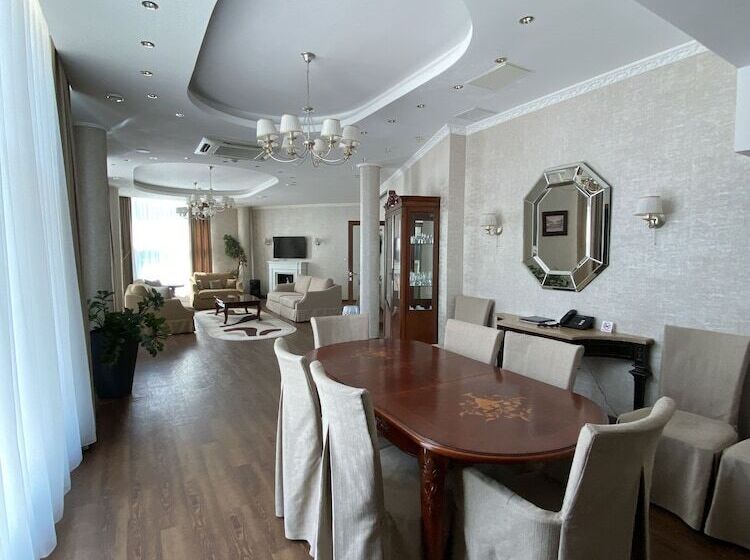 Президентский Люкс, Ramada By Wyndham Yekaterinburg