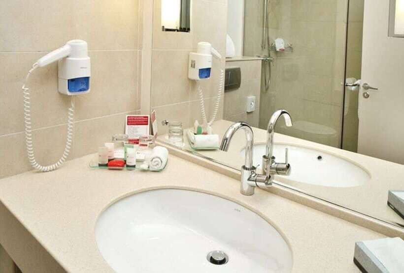 Номер Superior, Ramada By Wyndham Yekaterinburg