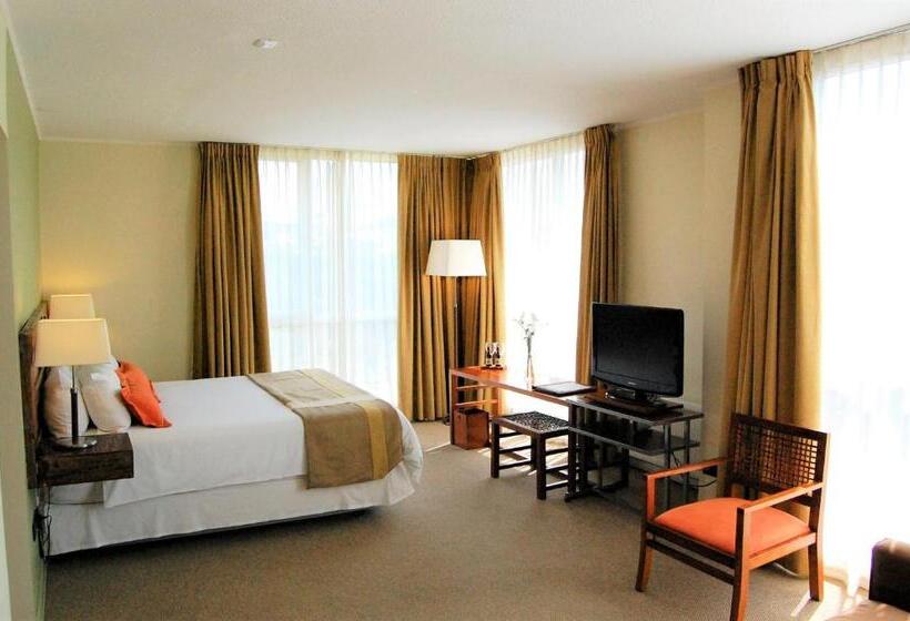 Полулюкс, Solace Hotel Puerto Varas