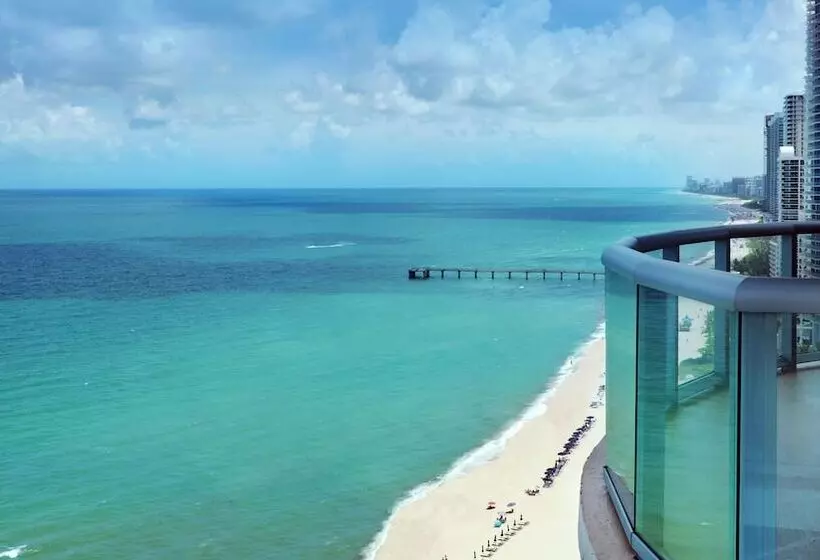 سوییت با چشم‌انداز دریا, Sole Miami A Noble House Resort