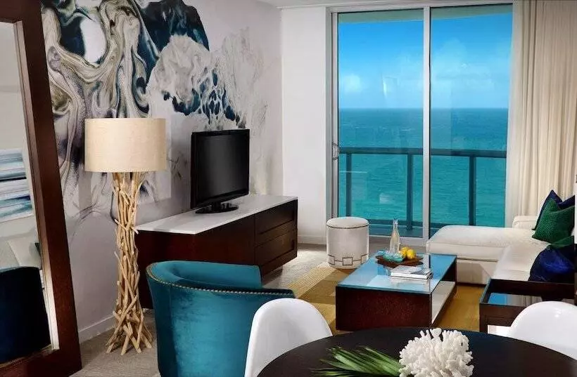 سوییت با چشم‌انداز دریا, Sole Miami A Noble House Resort