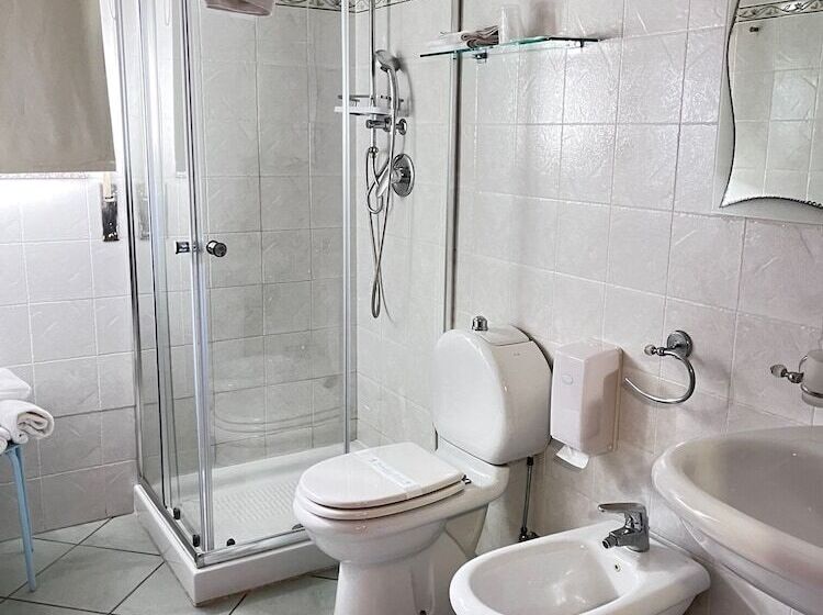 Классический Номер Вид на Море, Kalaskiso