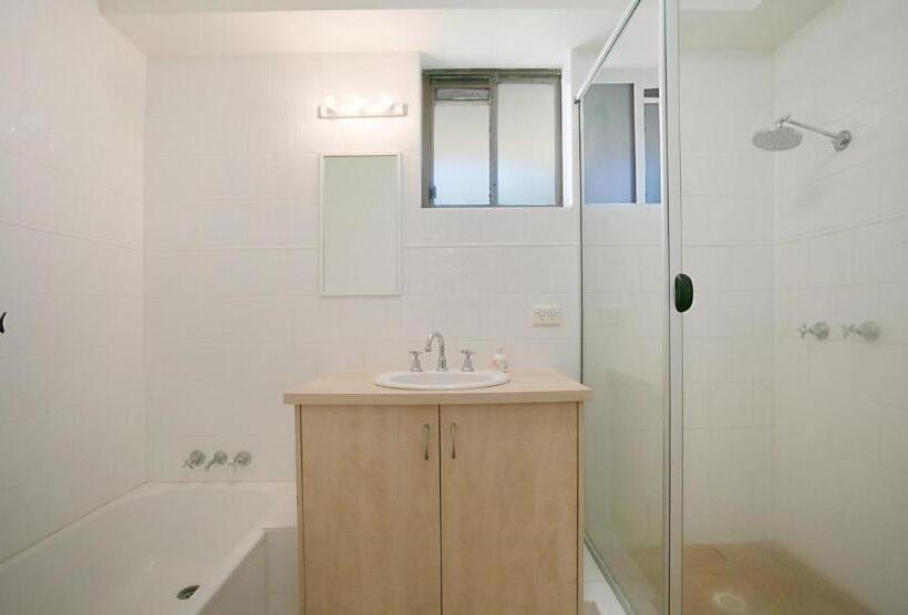 דירת חדר נוף לגינה, Ocean Royale