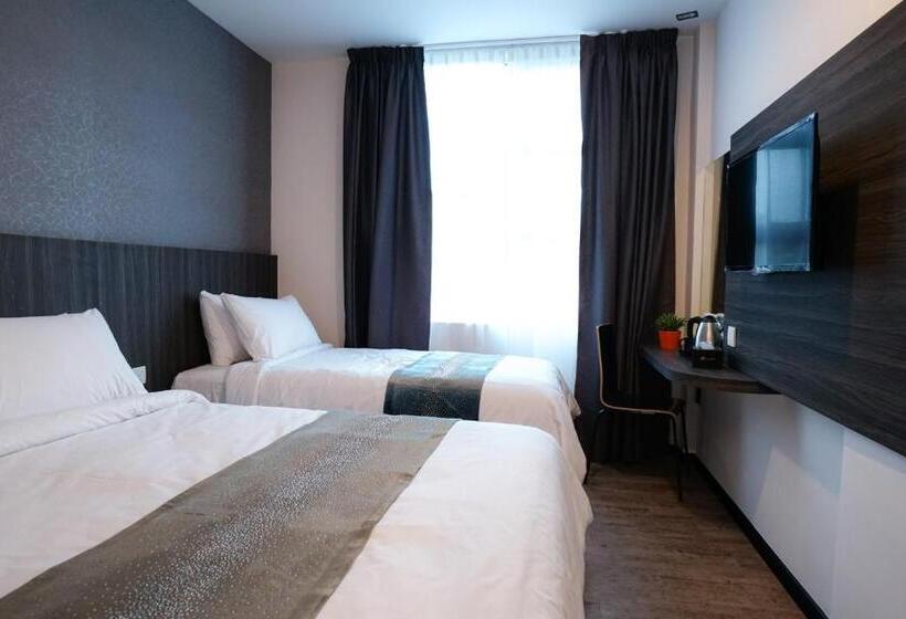 חדר דלוקס לשלושה, Stay 365