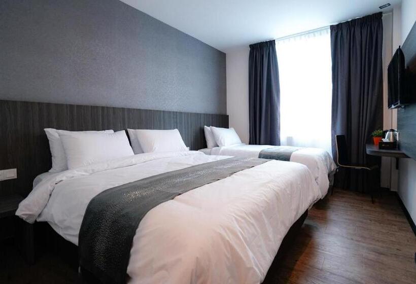 חדר דלוקס לשלושה, Stay 365