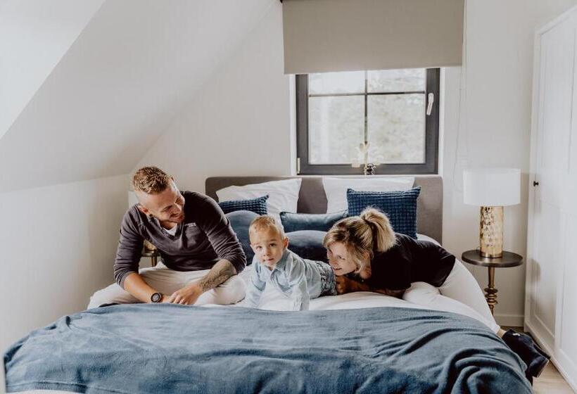 Студия Deluxe, Ramslo