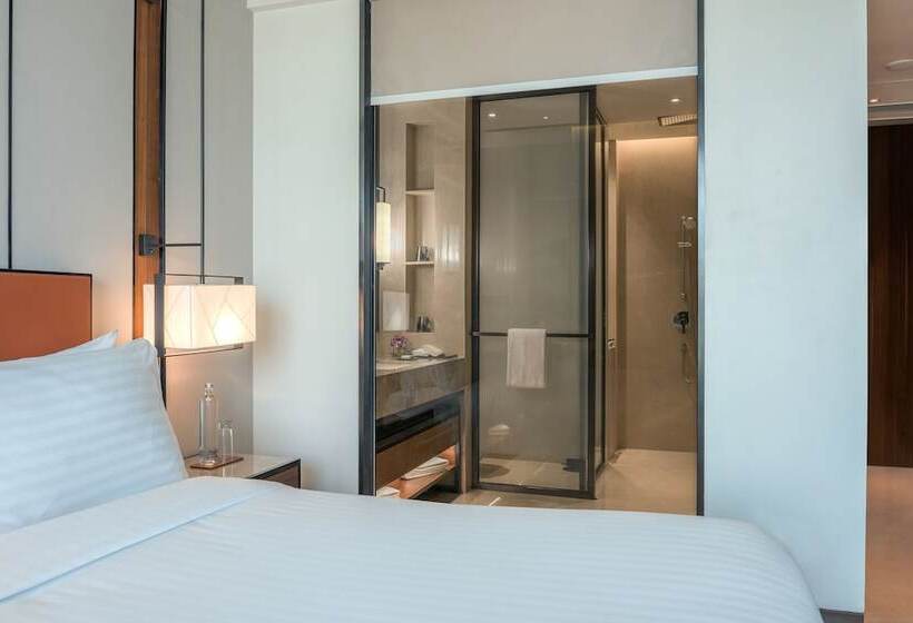 Номер Superior Вид на Бассейн, Radisson Blu Hotel & Spa, Nashik