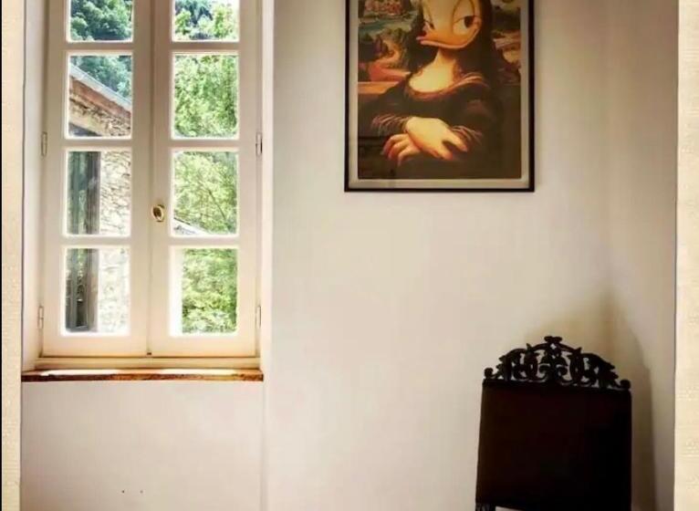 Номер Стандарт Вид на Горы, Le Josephine