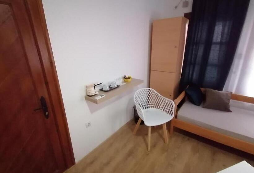 اتاق استاندارد چهار تخته, Mon Accommodation Free Parking