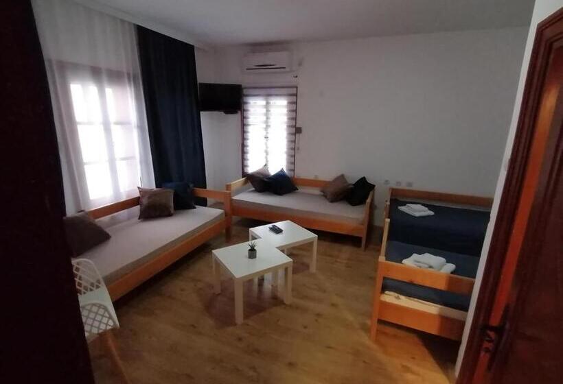 اتاق استاندارد چهار تخته, Mon Accommodation Free Parking