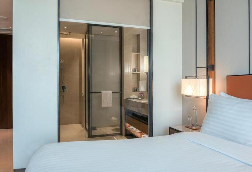 غرفة سوبيريور مطلة على حمام السباحة, Radisson Blu Hotel & Spa, Nashik