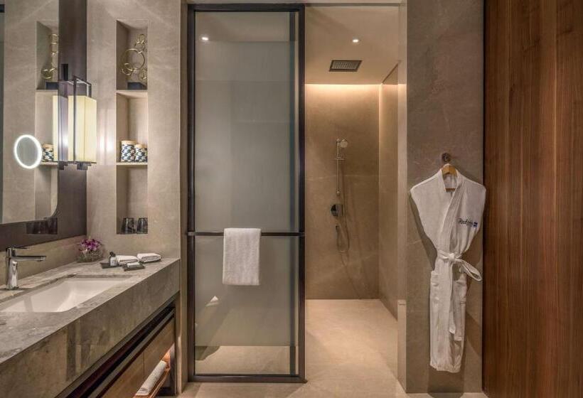 غرفة سوبيريور مطلة على الجبل, Radisson Blu Hotel & Spa, Nashik