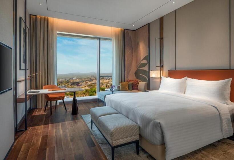 غرفة سوبيريور مطلة على الجبل, Radisson Blu Hotel & Spa, Nashik