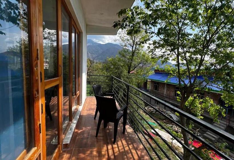 带阳台的三人标准间, Flyscape