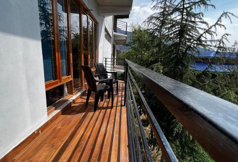 带阳台的三人标准间, Flyscape