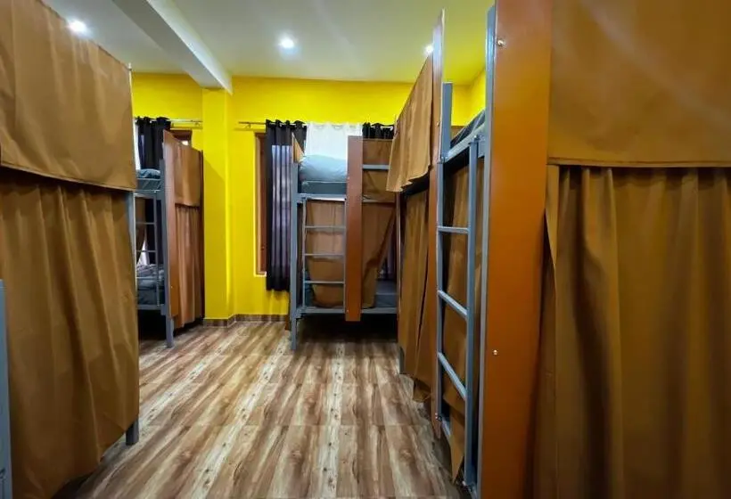 Cama em Quarto Partilhado, Flyscape
