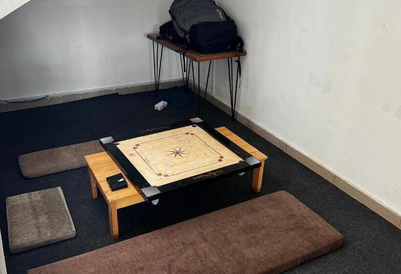 带阳台的三人标准间, Flyscape