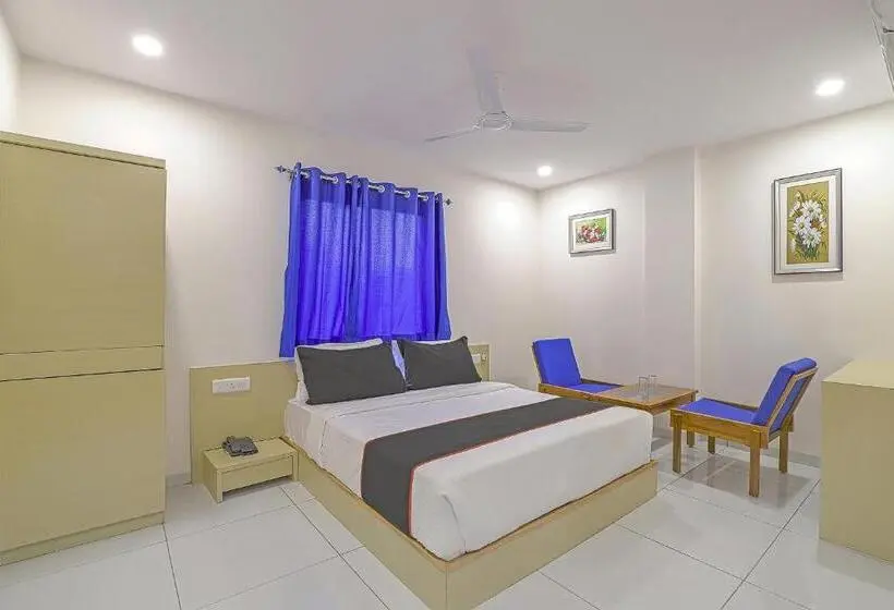 اتاق کلاسیک سه تخته, Collection O Hotel La Veera