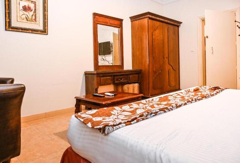 סוויטת ג'וניור, سيلين الفيصلية Celine Al Faisaliah