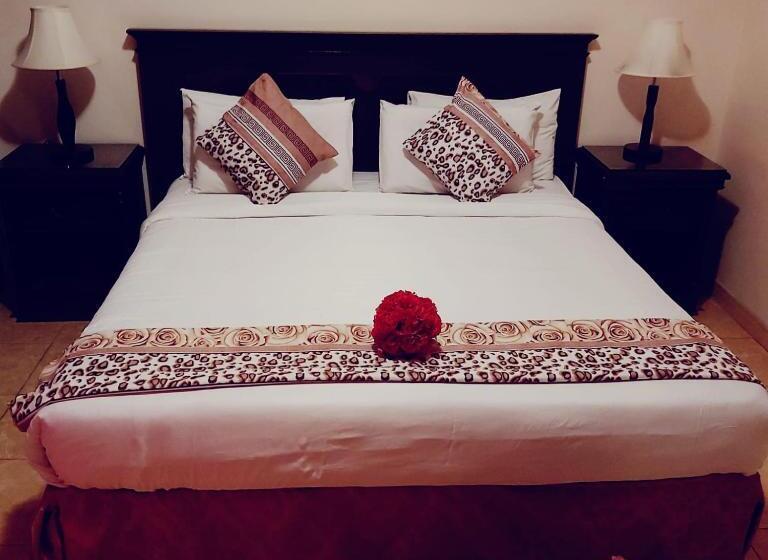 סוויטת ג'וניור, سيلين الفيصلية Celine Al Faisaliah