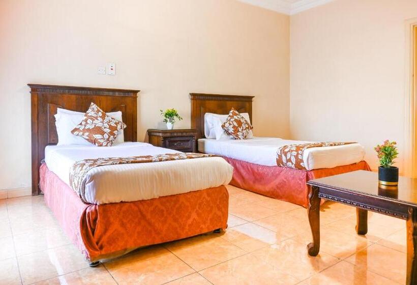 סוויטת ג'וניור, سيلين الفيصلية Celine Al Faisaliah