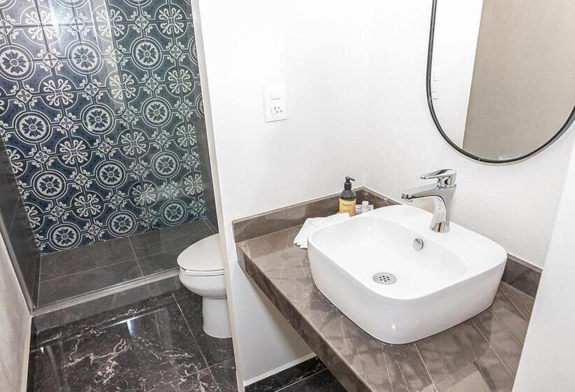 デラックススイート, Danini