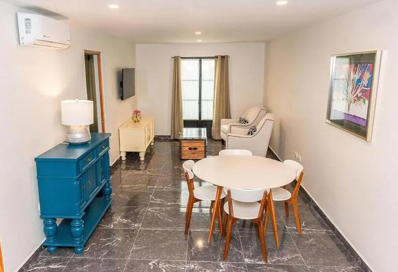 Suite Deluxe, Danini