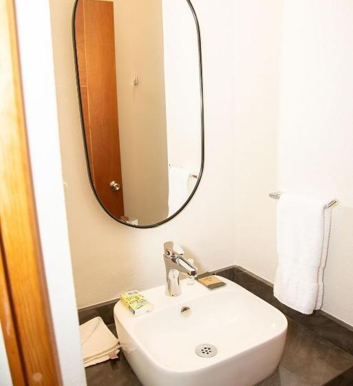 デラックスルーム, Danini