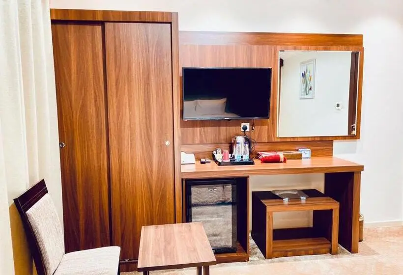 Deluxe-huone, Itlalat Uhud