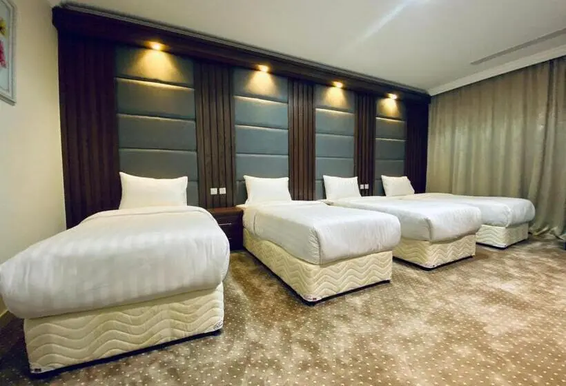 Deluxe Neljän Hengen Huone, Itlalat Uhud